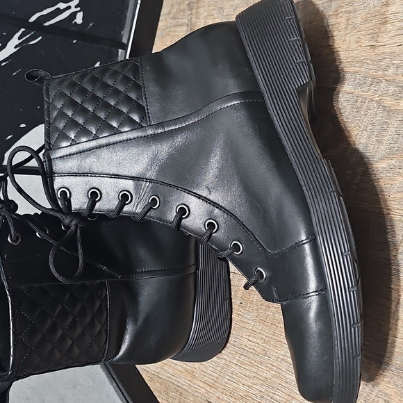 Munro Quilted Black Moto Boots - Picture 5 of 10